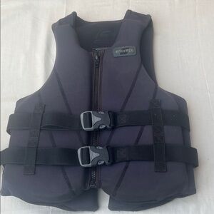 Black Life Vest with Dual Buckles Stearns Adult Medium ski vest